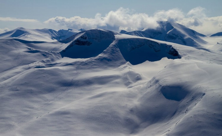 Skispuren am Adnetjårro, Abisko Mountains, 23 April 2010. Photo: Andreas Bengtsson